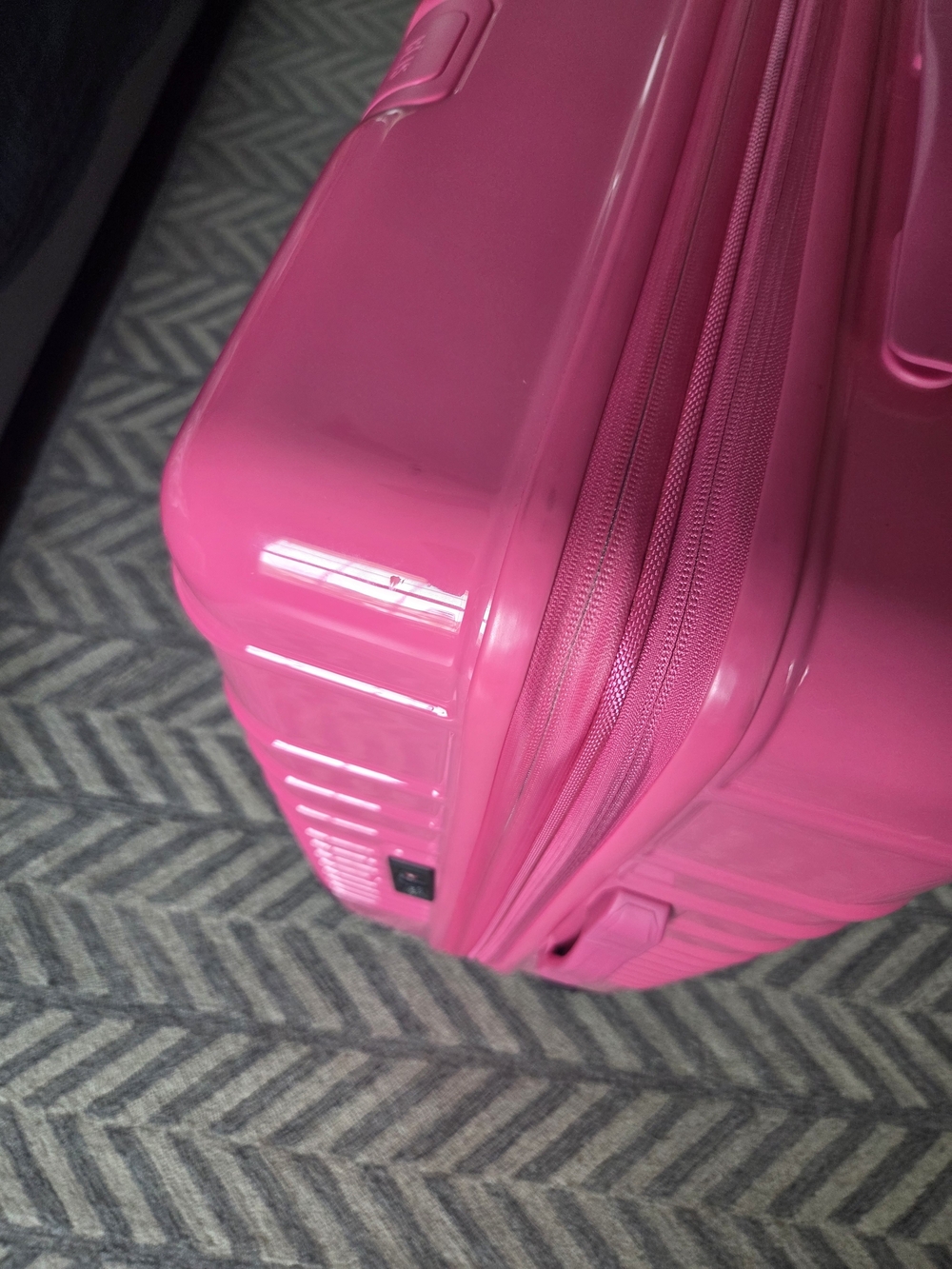 BEIS X BARBIE Bright Pink Hard-Shell MEDIUM CHECK W/ Bags Luggage - Picture 7 of 12